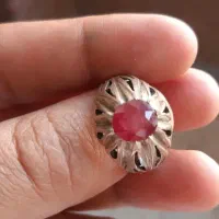 انگشتریاقوت سرخ