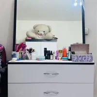 سرویس خواب(کمد لباسی . تخت دو نفره . میز آرایش)
