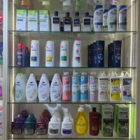 وارد کننده محصولات مراقبتی پوست ومو وآرایشی
