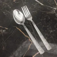 قاشق و چنگال از هر کدوم ۳۰ عدد