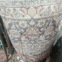 یک‌فرش،یک‌چمدان‌نو،یک‌پیک‌نیک