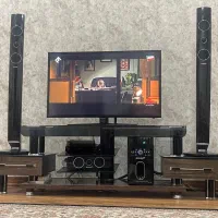 تلویزیون سامسونگ ۴۰اینچ بهمراه میز و سینماخانواده