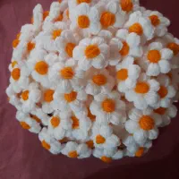 کاموا.  گل  عروسک کلاه