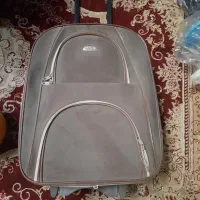 چمدان متوسط و دوعدد قالیچه ۴ متری