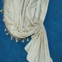 سه تا گوشواره و کناری پرده مناسب پذیرایی