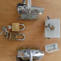 قفل برنجی قفل حیاط قفل در چوبی قدیمی
