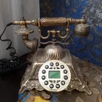 تلفن برنجی