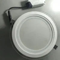 تعدادی پنل شیشه ای سقفی