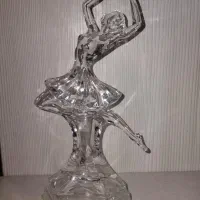 مجسمه کریستال
