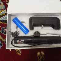 یک عدد لیزر سبز بزرگ