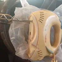 یک عدد مخلوط کن  بدون پایه