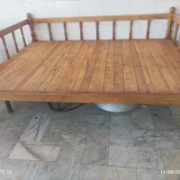 تخت نشینمن