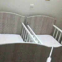 یک تخت کودک
