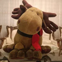 عروسک غول پیکر گوزن شمالی