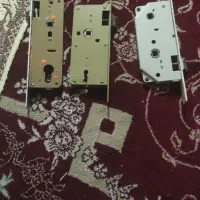 سه عددقفل در اتاقی سالم همش باهم فقط۷۰۰