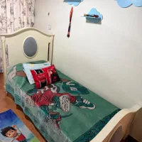 تختخواب و کمد بچه