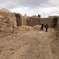 فروش زمین با دو اتاق قابل بازسازی