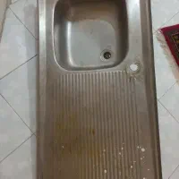 فروش یک سینک ظرفشویی با یک اشانتیون جا ظرفی