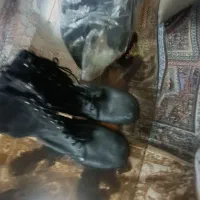 دو جفت پوتین یه جفت آکبند یه جفت کار کرده سایز 44