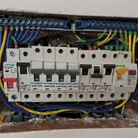 برقکاری حرفه ای عیب یابی آیفون صوتی و تصویری