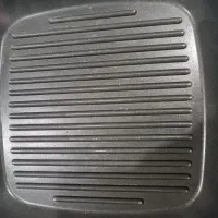 ماهیتابه گریل چدنی در حد نو هست