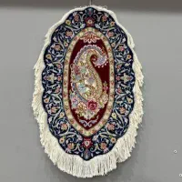 فرش دستبافت روی میز زیبا