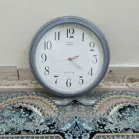 ساعت دیواری نو سالم سالم بدون هیچ ایرادی