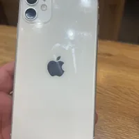 اپل iPhone 11 با حافظهٔ ۶۴ گیگابایت
