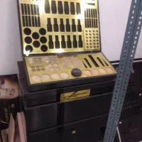 استند آرایشی بهداشتی