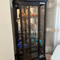 بوفه چوب گردو با تمام وسایل داخلش