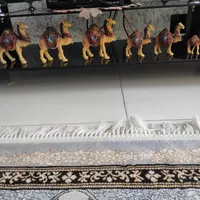 تعدادی مجسمه ودکوری
