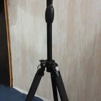 سه پایه دوربین