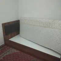 تخت خواب یک نفره