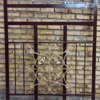پنجره آهنی
