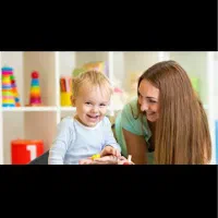 پرستار کودک ۱۸ ماهه شبانه روزی یا روزانه