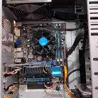 کیس کامپیوتر RAM 8 i3 2120 GT 710 GTA V