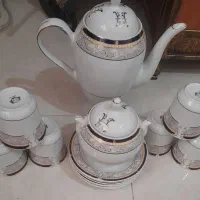 سرویس قوری و قندان با فنجان و نلبکی
