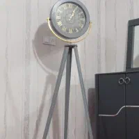 ساعت ایستاده