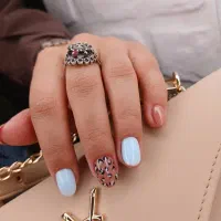 خدمات مانیکور و ژلیش ناخن
