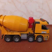 فروش تعدادی اسباب‌ بازی بجگانه