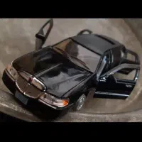 ماشین اسباب بازی  عروسک های قدیمی کمیاب و