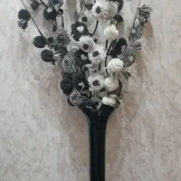 گلدان سالم و ۱۰ شاخه گل زیبا