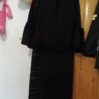 لباسها در حد نو|لباس|رشت, عینک|دیوار