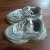 کفش|کفش و لباس بچه|گنبد کاووس, |دیوار