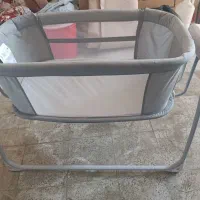 تخت کنارمادروسیسمونی دارای تشک وگهواره ای