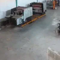 کارگر ماهر  کارتن سازی