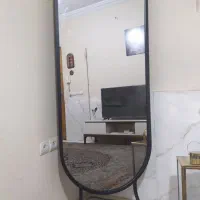آینه قدی ایستاده و ۳ عدد فانوس دکوری طلایی