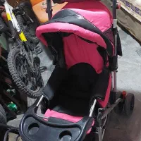کالسکه بچه کاملا نو و استفاده نشده