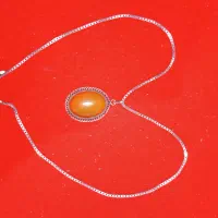 گردنبند با پلاک شرف شمس