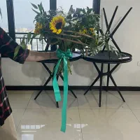 دسته گل بسیار زیبا و سر حال